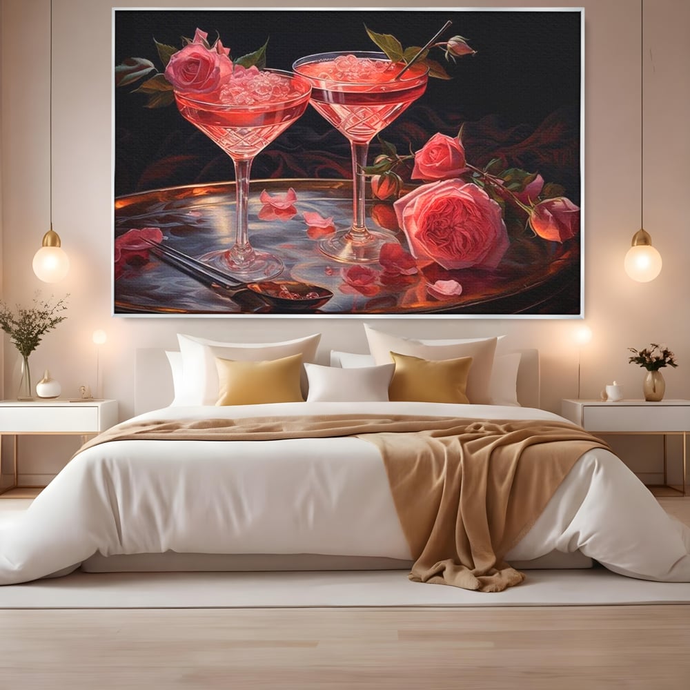 Tablou canvas cu tablou canvas cu pahare de cocktail si trandafiri, in rama de aluminiu argintiu, pe perete intr-un dormitor